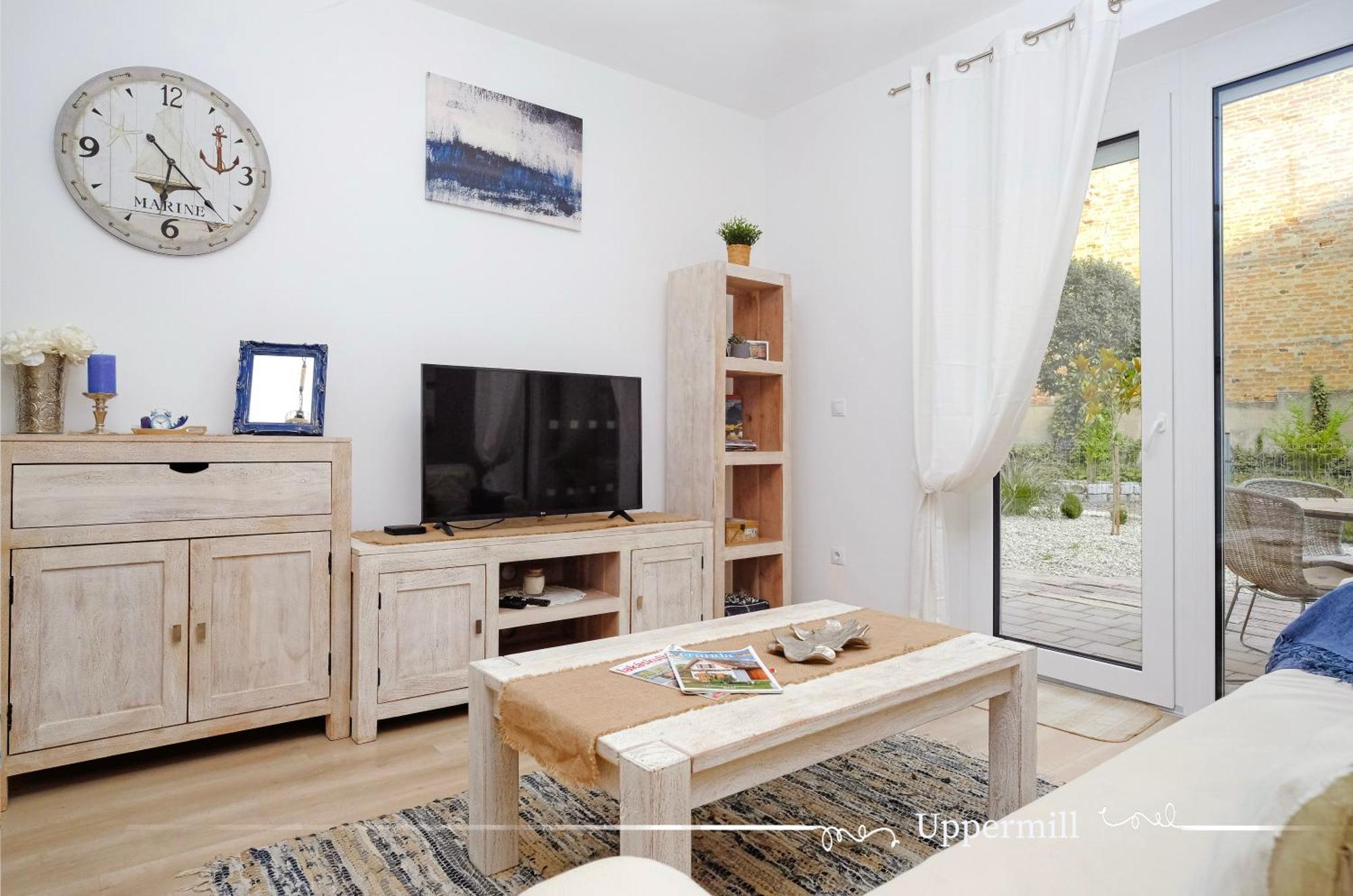Apartment Uppermill #3 *